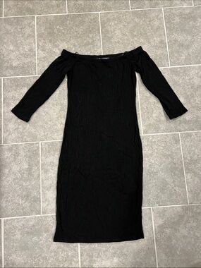Off-Shoulder Black Ribbed Bodycon Dress